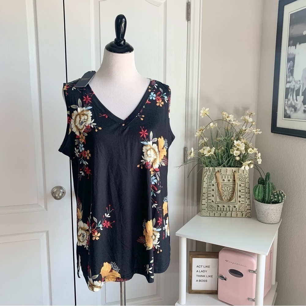 Sampeel V-Neck Floral Top